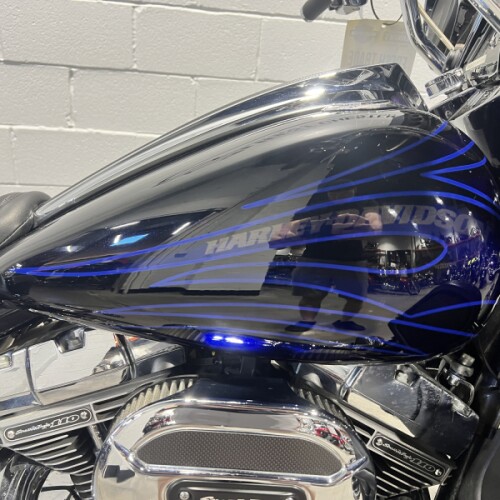 2016 Harley-Davidson® CVO™ Street Glide® Black Licorice with Midnight Cobalt Flames FLHXSE thumb 3