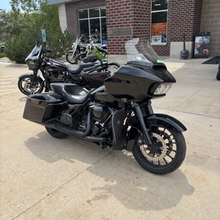 Harley-Davidson® Road Glide® Special 2019 FLTRXS Vivid Black thumb 3
