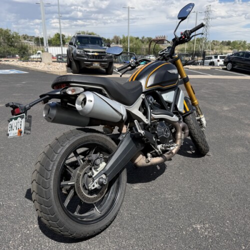 2018 Ducati Scrambler® 1100 Sport Viper Black thumb 2