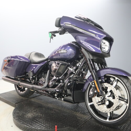 2026 Harley-Davidson® Street Glide® FLHX thumb 2