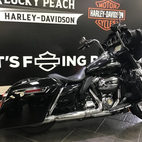 2018 Harley-Davidson® Electra Glide® Ultra Classic® Black Tempest thumb 0