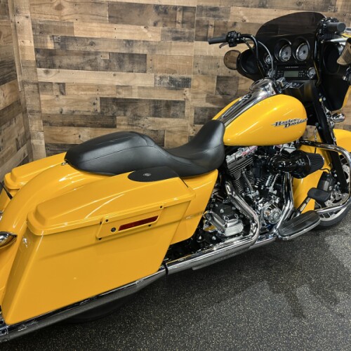 2013 Harley-Davidson® Street Glide® Chrome Yellow Pearl FLHX thumb 2