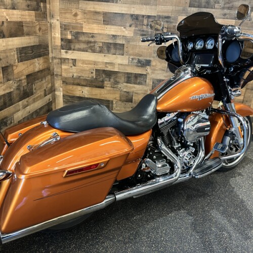 2015 Harley-Davidson® Street Glide® Special Amber Whiskey FLHXS thumb 2
