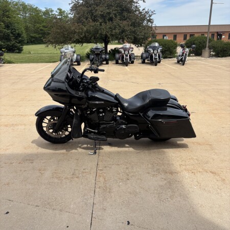 Harley-Davidson® Road Glide® Special 2019 FLTRXS Vivid Black thumb 0
