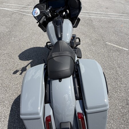 2026 Harley-Davidson® Road Glide® FLTRX thumb 2