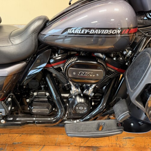 2020 Harley-Davidson® CVO™ Limited Smoky Gray & Stormcloud thumb 2