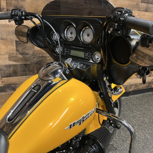2013 Harley-Davidson® Street Glide® Chrome Yellow Pearl FLHX thumb 0