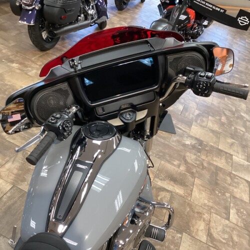 2026 Harley-Davidson® Street Glide® Dark Billiard Gray Chrome Trim thumb 0