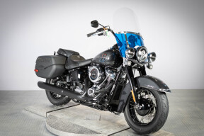 2026 Harley-Davidson® Heritage Classic FLHC thumb 2