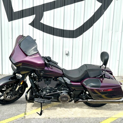 2025 Harley-Davidson® CVO™ Street Glide® Poison Berry thumb 2