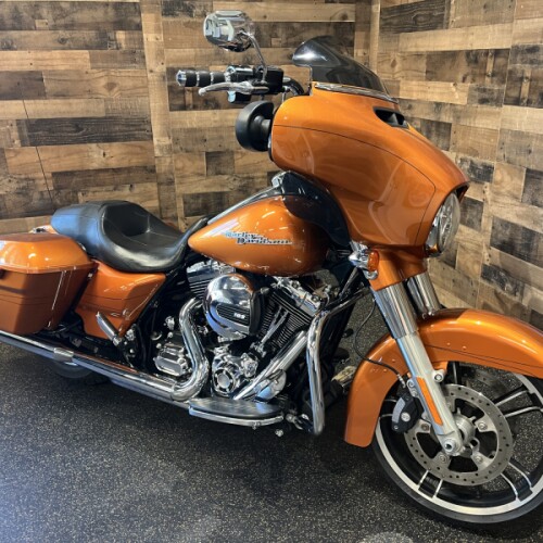 2015 Harley-Davidson® Street Glide® Special Amber Whiskey FLHXS thumb 3