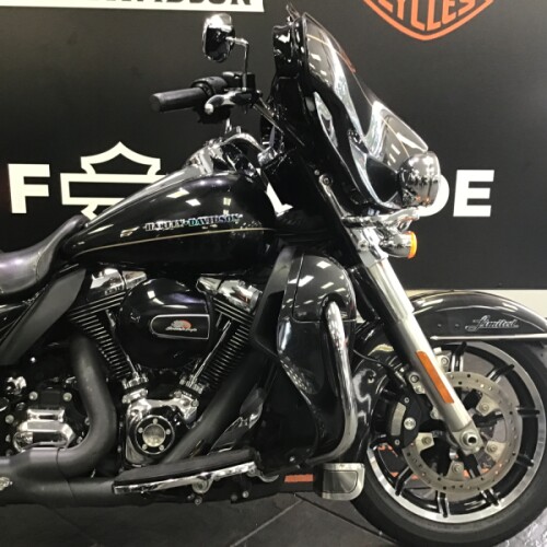 2016 Harley-Davidson® Ultra Limited Black Quartz thumb 3
