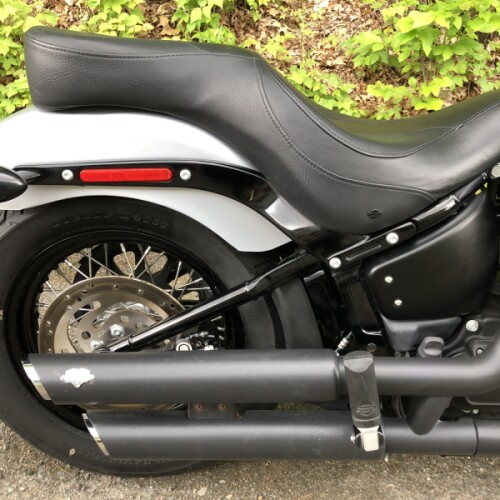 2020 Harley-Davidson® Street Bob® Barracuda Silver Denim thumb 2