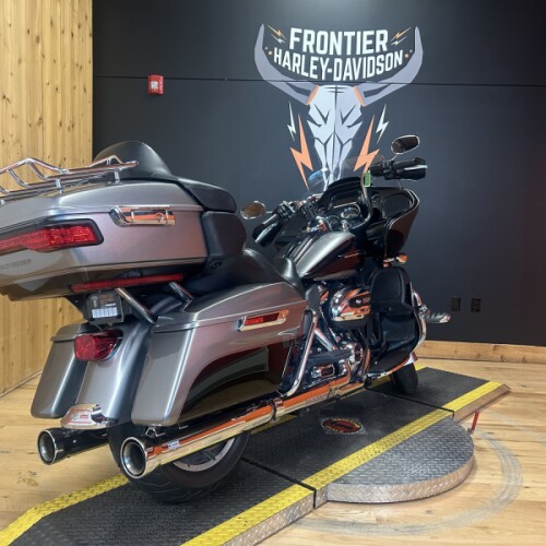 FLTRU 2017 Road Glide® Ultra thumb 1