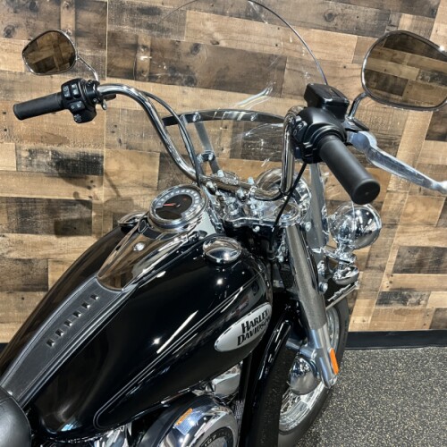 2021 Harley-Davidson® Heritage Classic 107 Vivid Black FLHC thumb 0