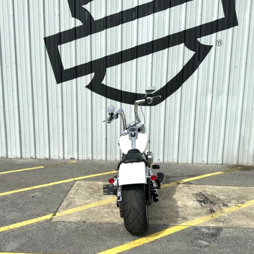 2018 Harley-Davidson® Fat Boy® 114 Bonneville Salt Pearl thumb 3