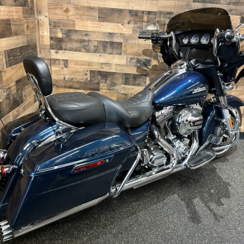 2016 Harley-Davidson® Street Glide® Special Cosmic Blue FLHX thumb 2