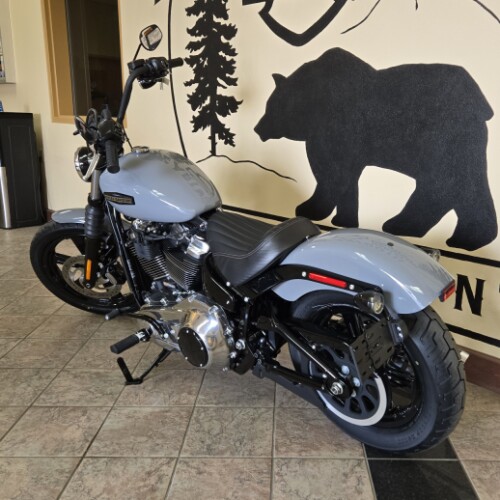 2026 Harley-Davidson® Street Bob® Dark Billiard Gray Chrome Cast Wheels thumb 2