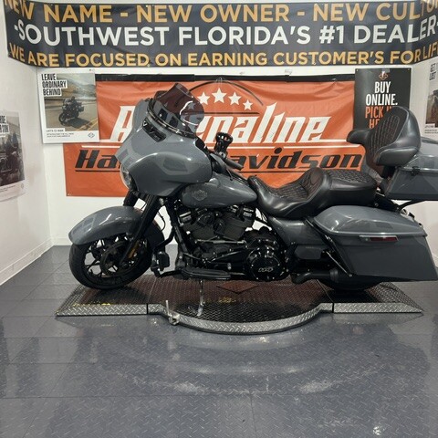 2022 Harley-Davidson® Street Glide® Special | Pre-Owned Touring Motorcycle thumb 3