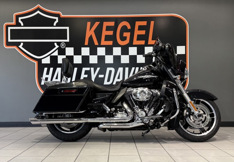 2013 Harley-Davidson® Street Glide® Midnight Pearl