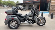 2022 Harley-Davidson® Tri Glide® Ultra Gauntlet Gray Metallic/Vivid Black