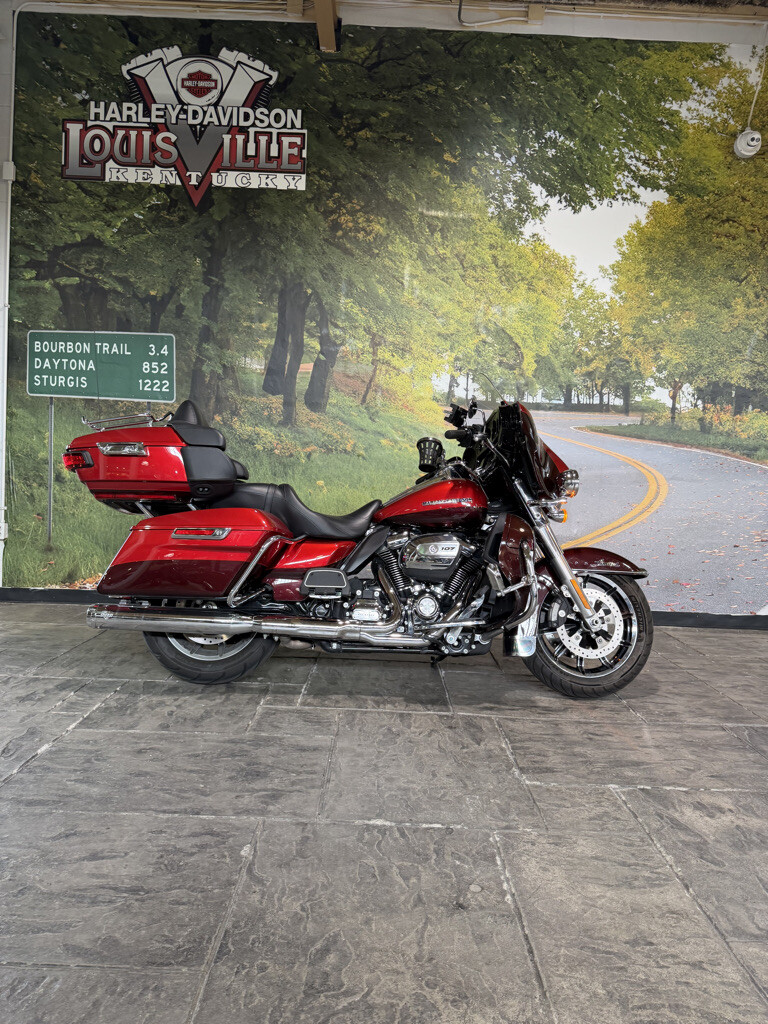 2026 Street Glide Purple Abyss | Black Finish | Harley-Davidson