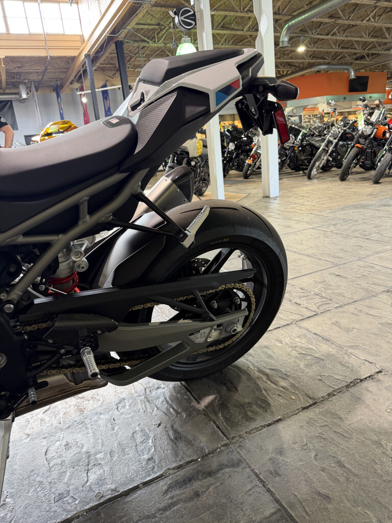 2026 BMW S1000RR No Gimmicks, No Hidden Fees, photo 11