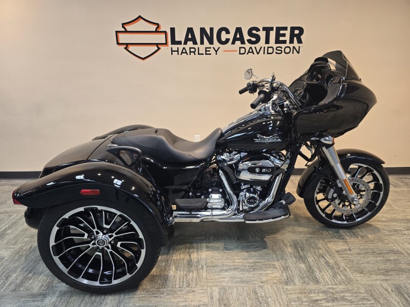 2024 Harley-Davidson® Road Glide® 3 Vivid Black FLTRT