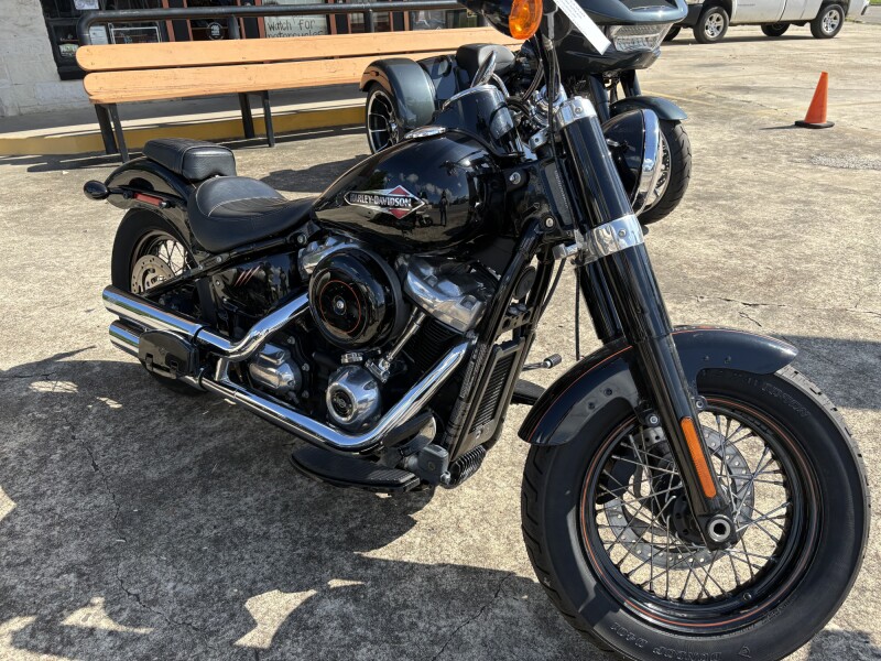 2018 Harley-Davidson® Softail Slim® Vivid Black