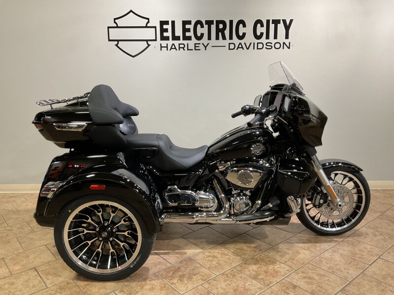 2026 Harley-Davidson® FLHLT Street Glide 3 Limited Vivid Black