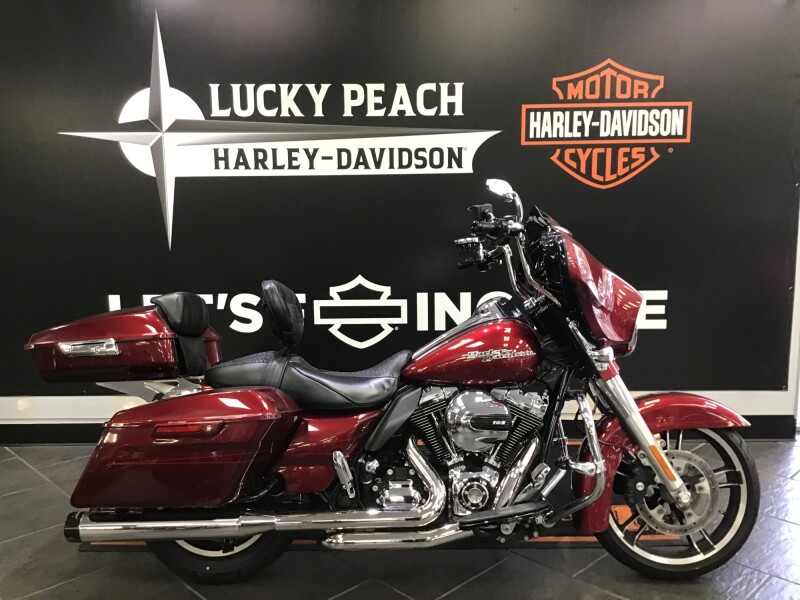 2016 Harley-Davidson® Street Glide® Special Velocity Red Sunglo