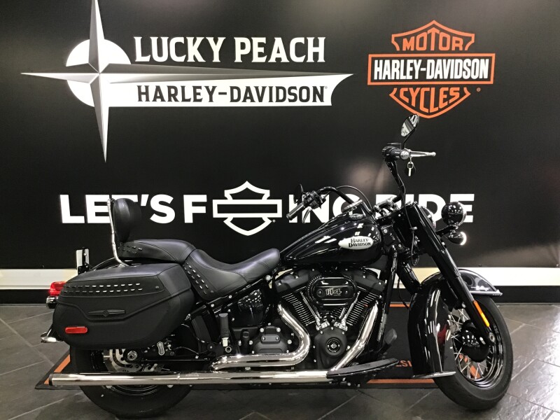 2023 Harley-Davidson® Heritage Classic Vivid Black