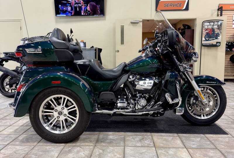 2021 FLHTCUTG Tri Glide® Ultra