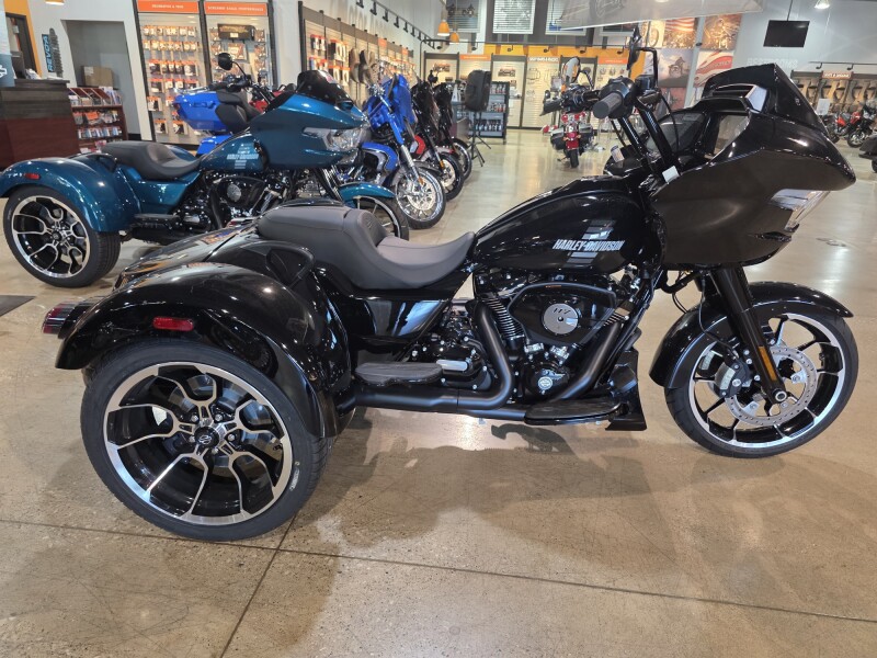 FLTRT 2026 Road Glide 3