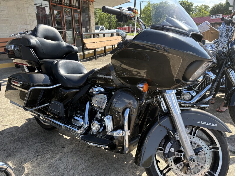 2020 Harley-Davidson® Road Glide® Limited River Rock Gray/Vivid Black