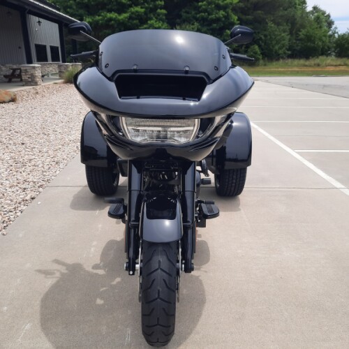 2026 Harley-Davidson® Road Glide 3 Vivid Black thumb 2