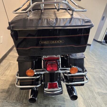 2002 Harley-Davidson® Electra Glide® Ultra Classic® Vivid Black FLHTCI thumb 2