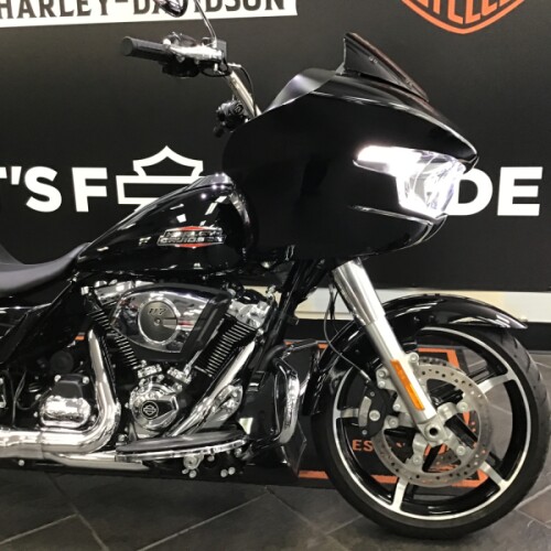 2025 Harley-Davidson® Road Glide® Vivid Black thumb 3
