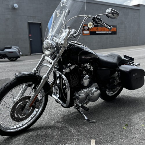 2006 Harley-Davidson® 1200 Custom Vivid Black thumb 1