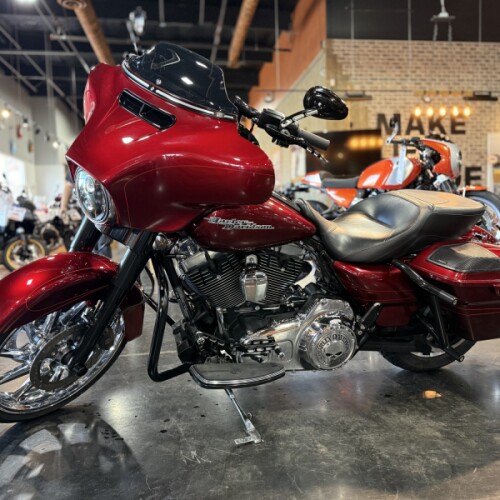2016 Harley-Davidson® Street Glide® Special Velocity Red Sunglo thumb 2