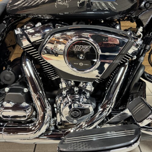 2026 Harley-Davidson® Street Glide® Midnight Ember Chrome Trim FLHX thumb 2