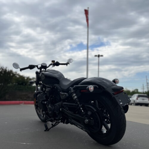 2026 Harley-Davidson® RH975 Nightster® Vivid Black Black Trim thumb 0