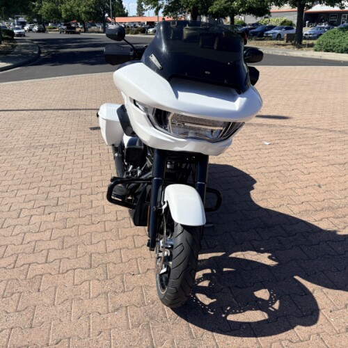 FLTRX 2024 Road Glide® thumb 2