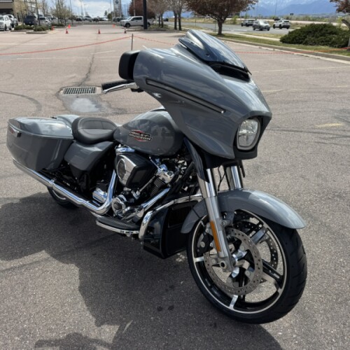 2026 Harley-Davidson® Street Glide® thumb 3