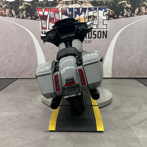 2026 FLHX Street Glide® thumb 2