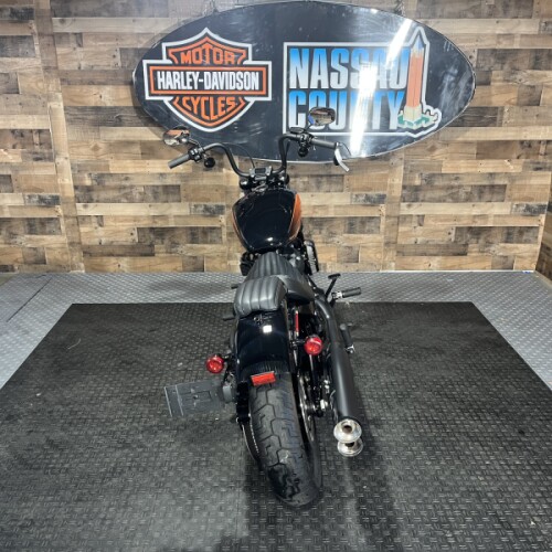 2023 Harley-Davidson® Street Bob® 114 Vivid Black thumb 1