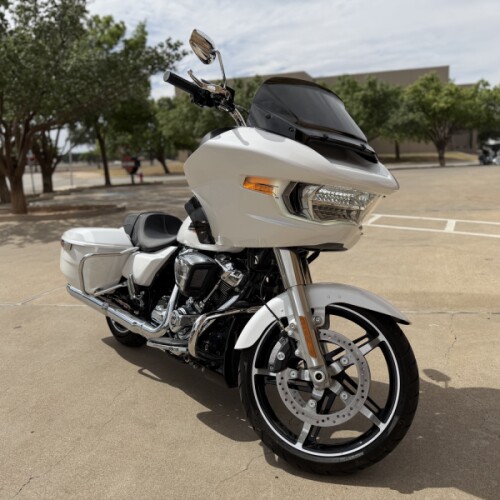 2024 Harley-Davidson® Road Glide® White Onyx Pearl thumb 2