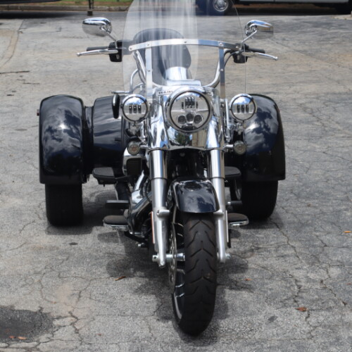 2021 Harley-Davidson® Freewheeler® Vivid Black thumb 0