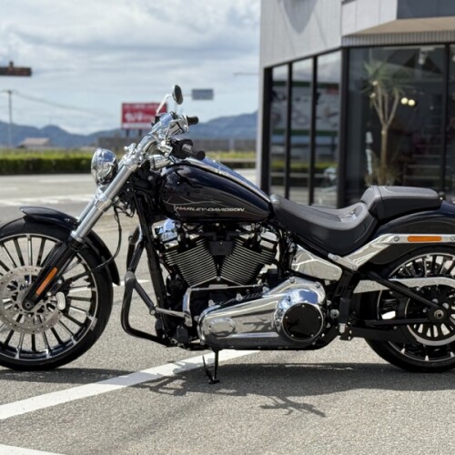試乗車 2026 Harley-Davidson® Breakout™ Vivid Black Chrome Trim thumb 1