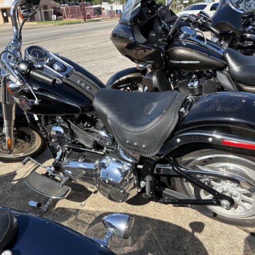 2011 Harley-Davidson® Fat Boy® Vivid Black/Black Denim thumb 2